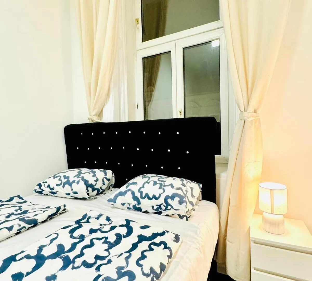Affordable 5Br Shared Apt, 11 Min To Atzgersdorf Vienna 0*,  Austria