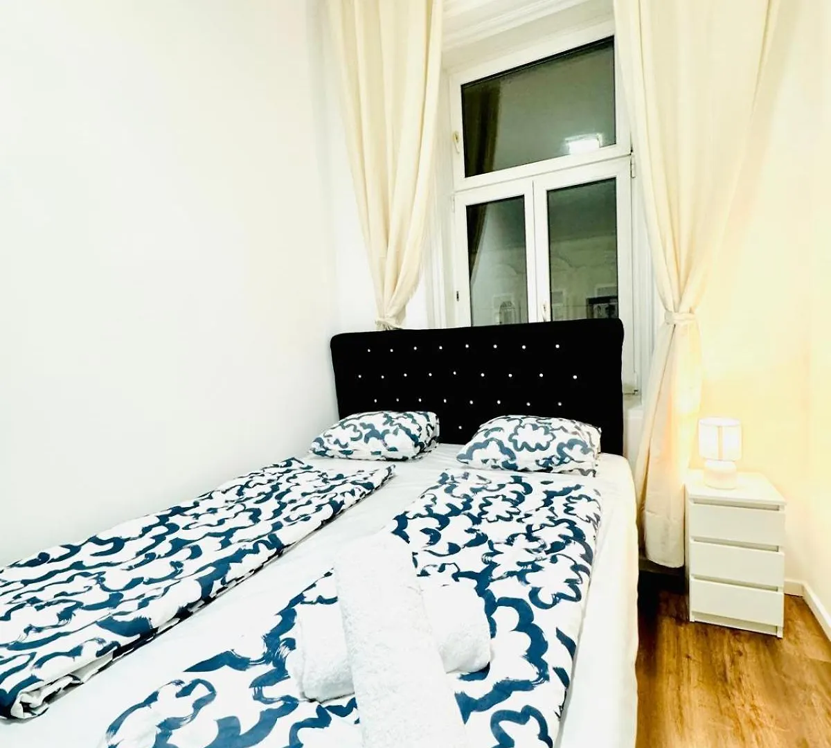 Affordable 5Br Shared Apt, 11 Min To Atzgersdorf Vienna 0*,  Austria