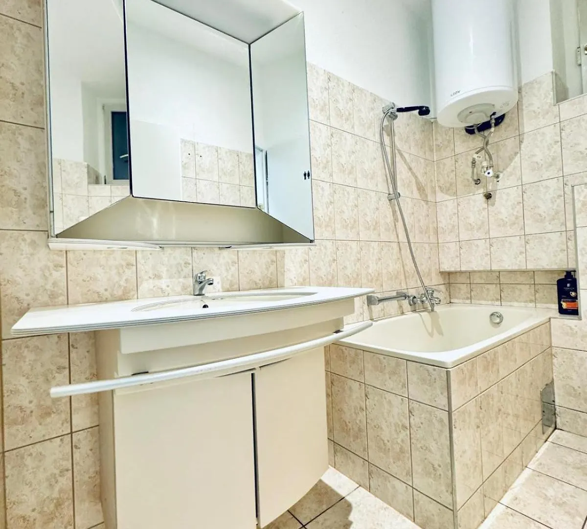 Affordable 5Br Shared Apt, 11 Min To Atzgersdorf Vienna Apartment